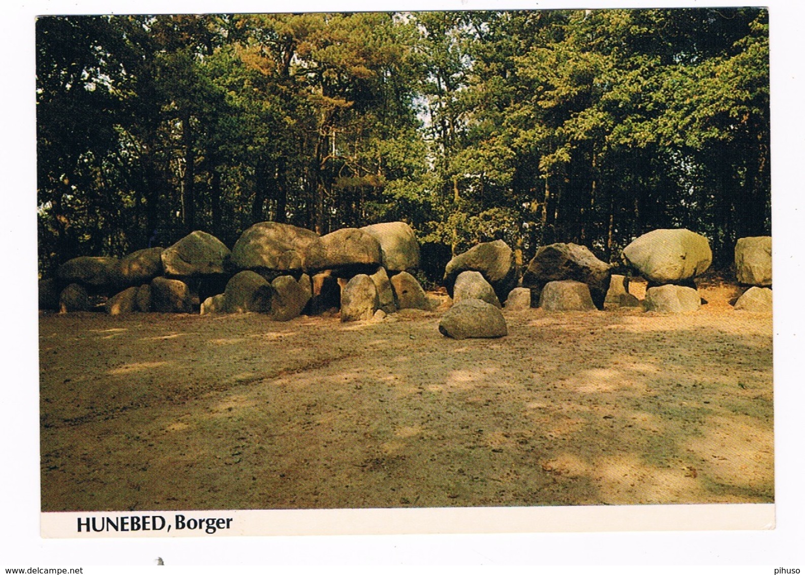 HUN-44   DOLMEN At BORGER ( Hunebed ) - Dolmen & Menhirs