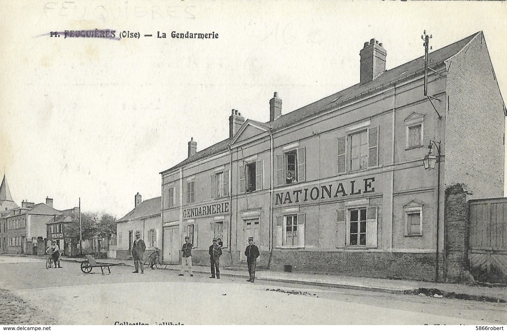 CARTE POSTALE ORIGINALE ANCIENNE : FEUQUIERES LA GENDARMERIE NATIONALE ANIMEE OISE (60) - Police - Gendarmerie