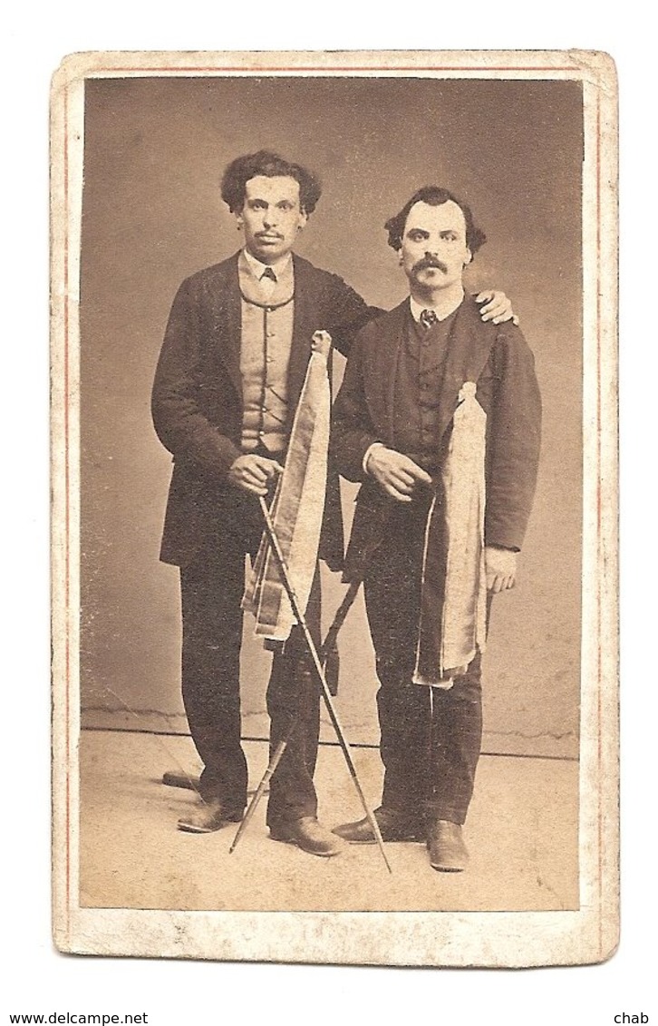 Compagnons Du Devoir ? Ou Autre Confrérie ?, Pas Connaisseur En Photo - Ancianas (antes De 1900)