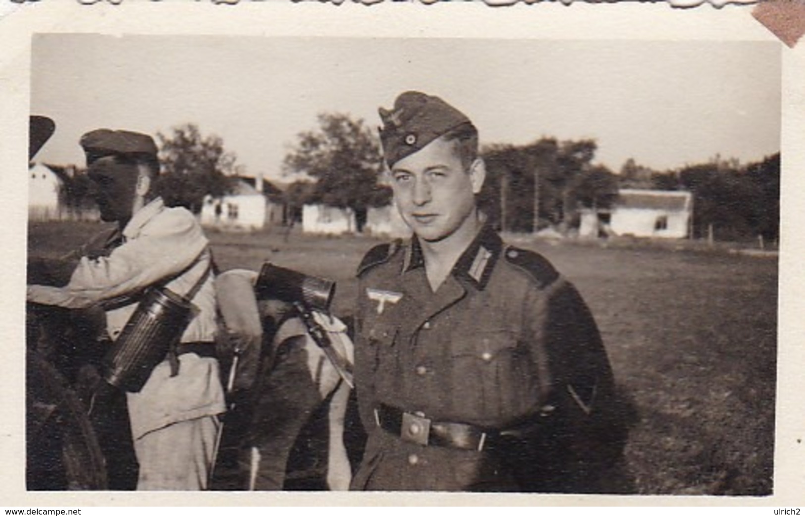 Foto Deutsche Soldaten - Gasmaskenbehälter - 2. WK -  8*5cm (43872) - Krieg, Militär