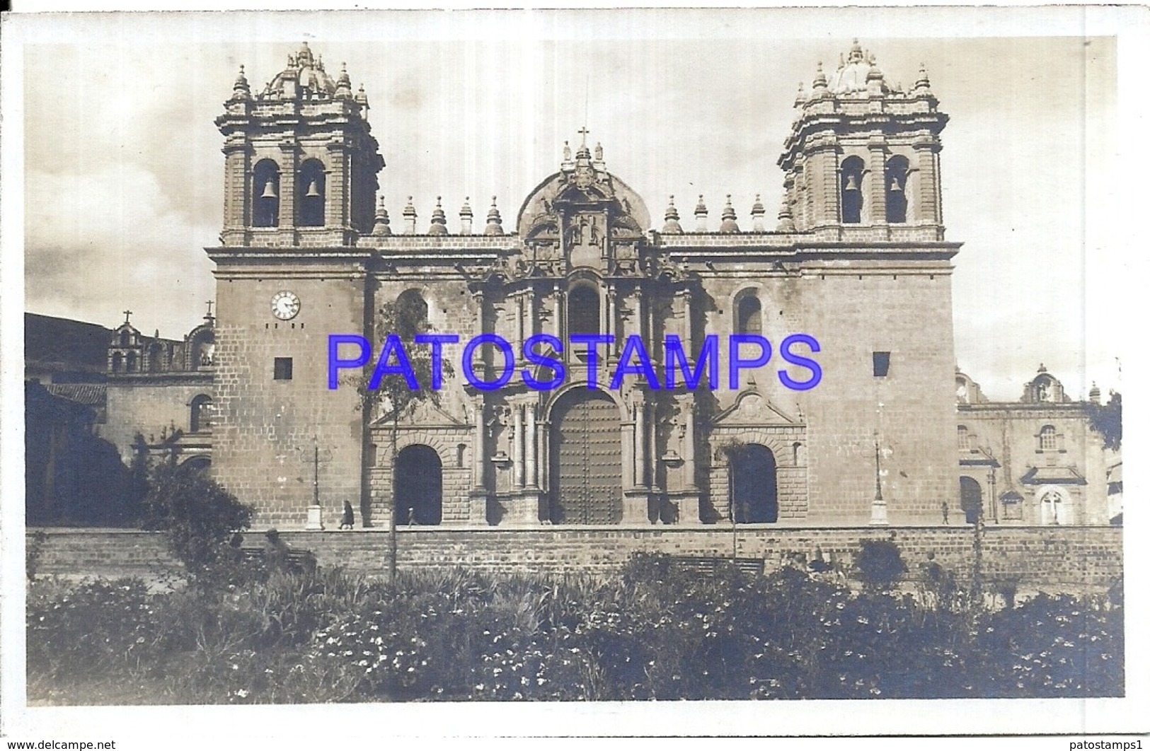 121132 PERU AREQUIPA CALLE MERCADERES  & CHURCH IGLESIA POSTAL POSTCARD - Peru