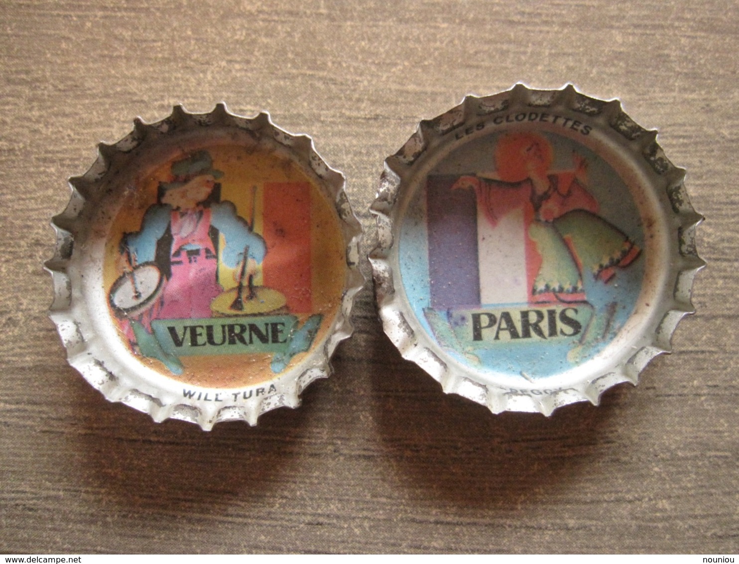 2 Coca-cola Caps Capsule - Clodettes Claude François Paris Veurne Furnes Will Tura - Brassico Ghlin (Belgium) - Soda