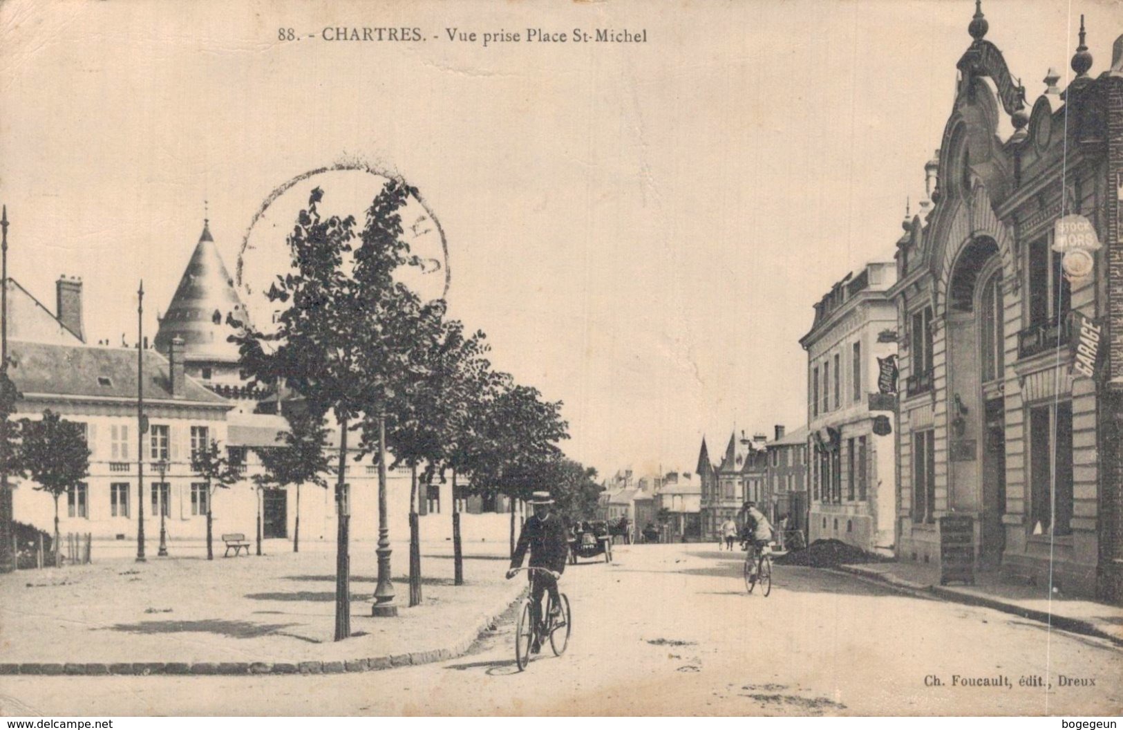 28 88 CHARTRES Vue Prise De La Rue Saint Michel - Chartres