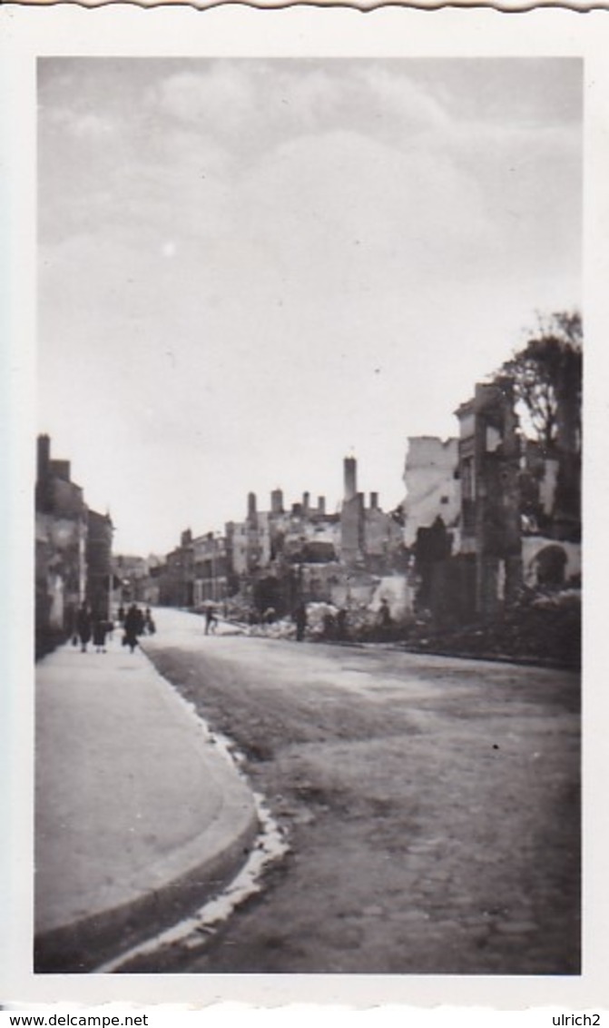 Foto Dünkirchen - Zerstörte Strasse Im Zentrum - 2. WK -  8*5cm (43884) - Krieg, Militär