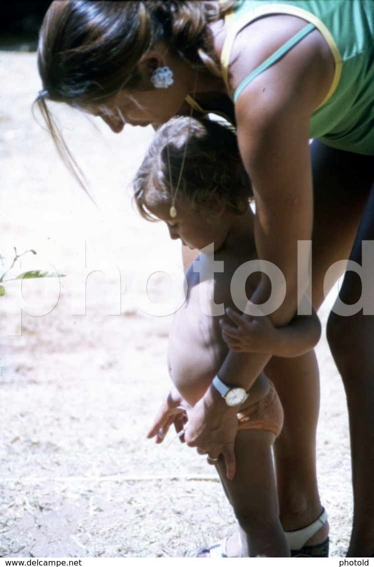 1973 BOY CHILD PEE CAMPING PORTUGAL 35mm DIAPOSITIVE SLIDE Not PHOTO No FOTO B4839 - Diapositives (slides)