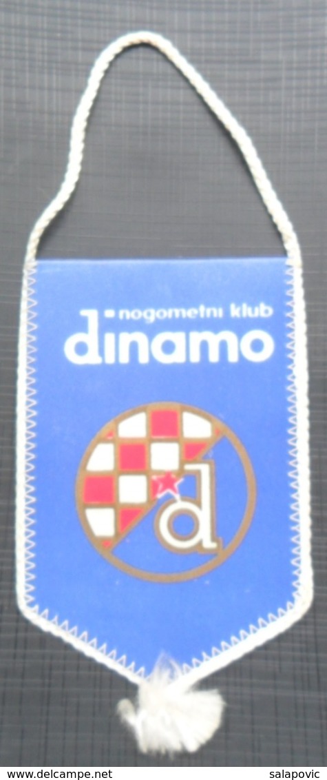 NK DINAMO ZAGREB SOCCER / FUTBOL / CALCIO OLD PENNANT, SPORTS FLAG - Habillement, Souvenirs & Autres