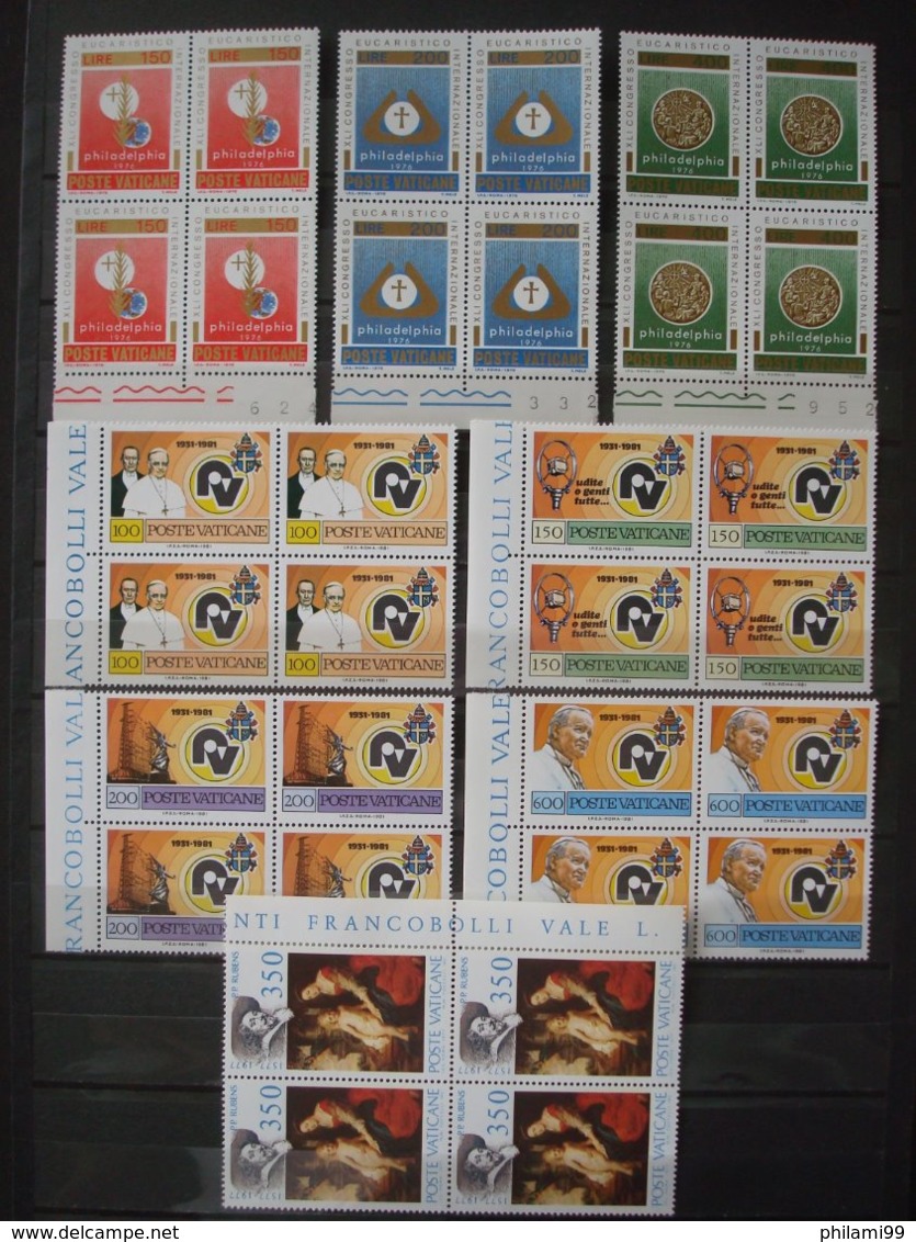 VATICAN 3 SCANS MNH** IN BLOCS OF 4 - Sammlungen