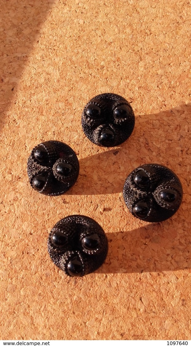 4 ANCIENS BOUTONS NOIRS EN VERRE 1.8 Cm - Buttons