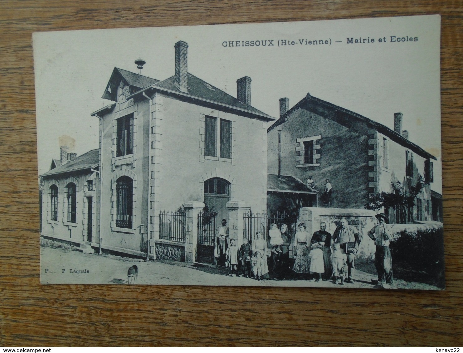 Carte Assez Rare à Ce Prix De Départ , Cheissoux , Mairie Et écoles " Carte Animée " Beaux Timbres " - Autres & Non Classés