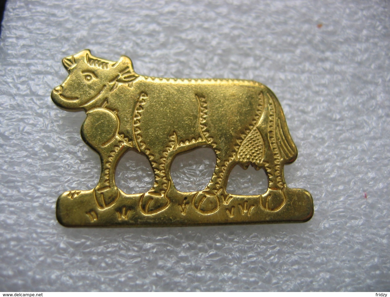 Pin's Doré D'une Vache - Animaux