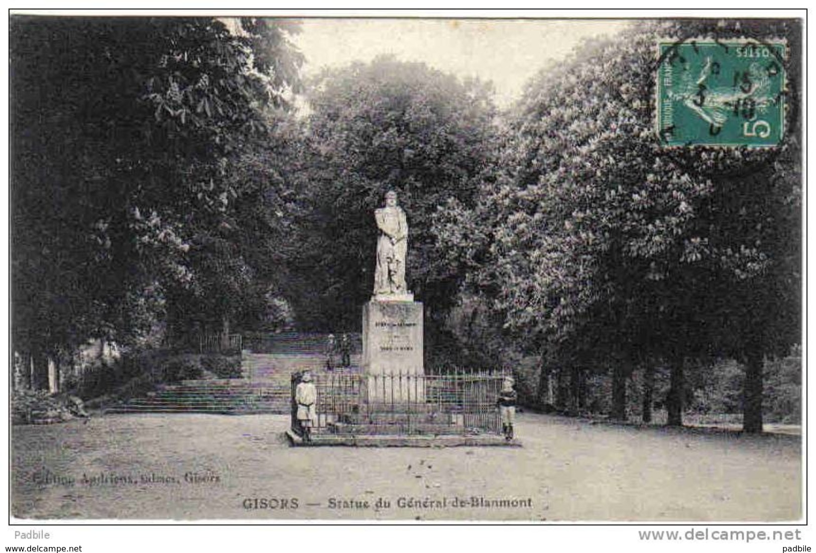 Carte Postale 27. Gisors  Statue Du Général De Blanmont Animée Trés Beau Plan - Gisors