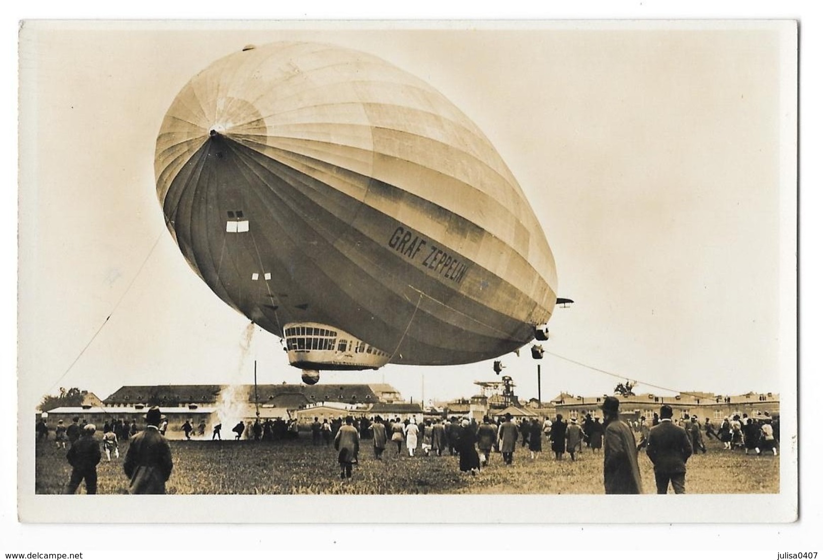 GRAF ZEPPELIN Landung Mit Schwerem Schiff Gros Plan - Dirigibili