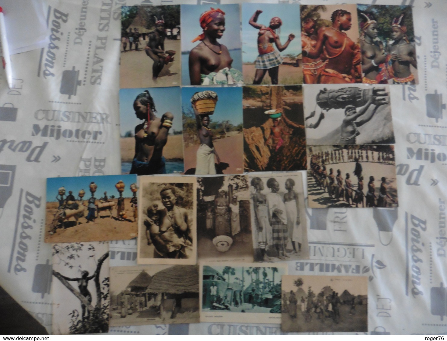 LOT  DE  18    CARTES  POSTALES     FEMMES   AFRICAINES - 5 - 99 Cartes