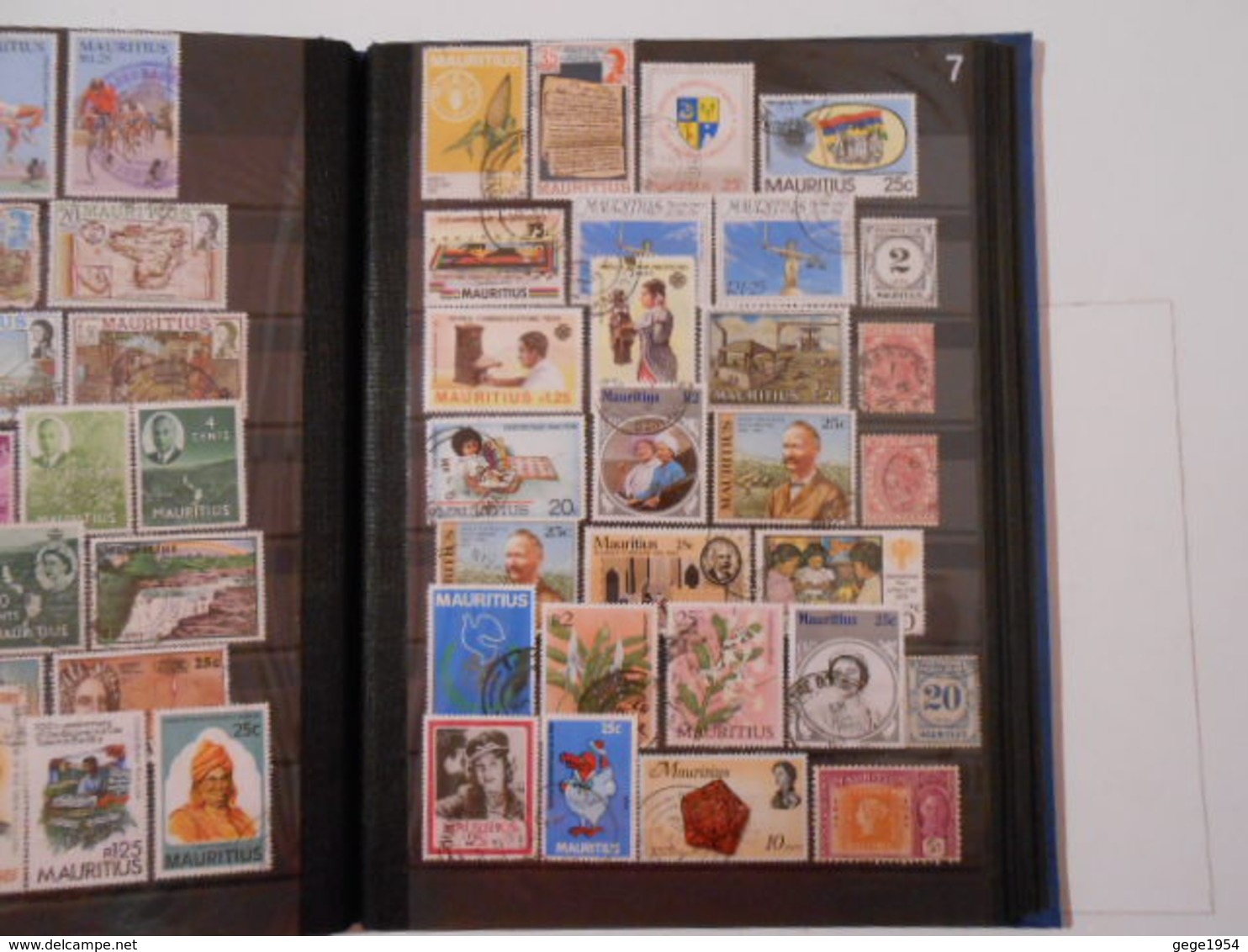 ALBUM DE TIMBRES DU MONDE N°7