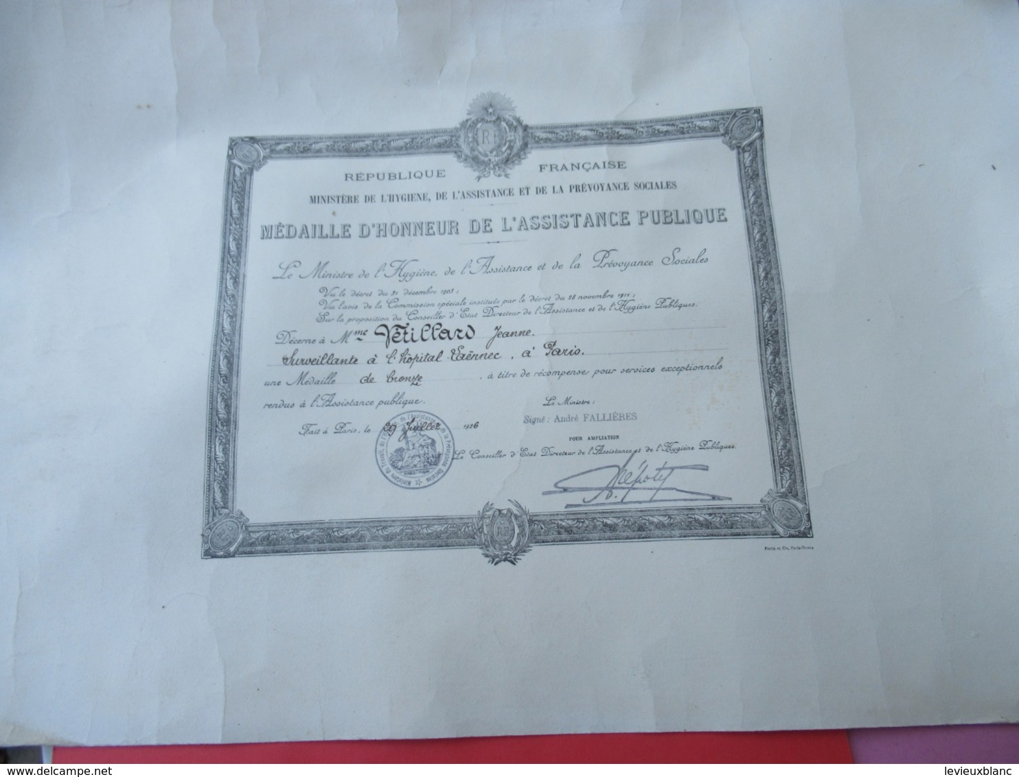 Grd Diplôme/ Médaille D'Honneur De L'Assistance Publique/Vétillard/Surveillante à L'Hopital Laennec/1926       DIP216 - Diplome Und Schulzeugnisse