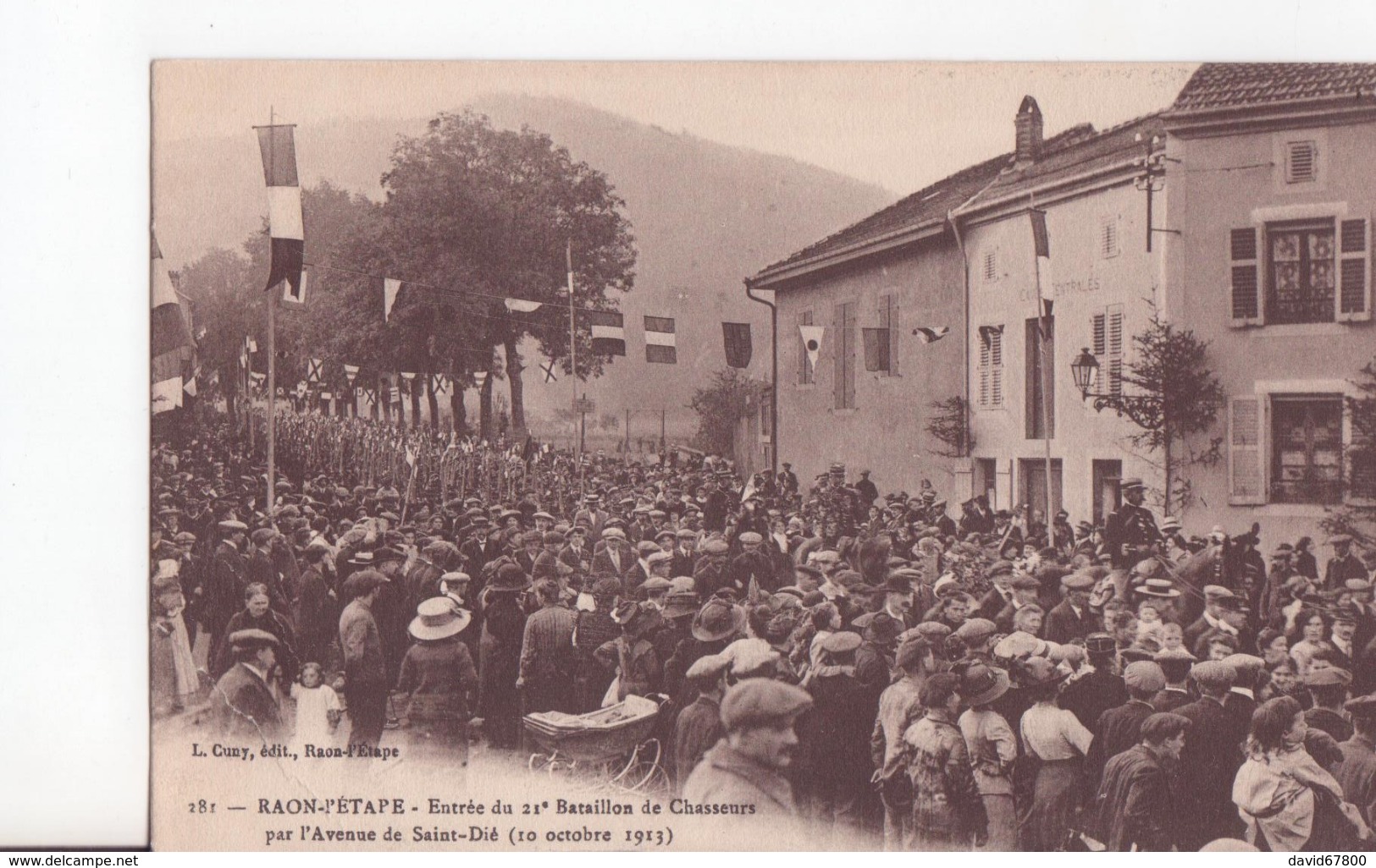 88 RAON L'ÉTAPE VOSGES BATAILLON DE CHASSEURS ENTRÉE AVENUS SAINT DIÉ CPA UN LÉGER PLI - Raon L'Etape