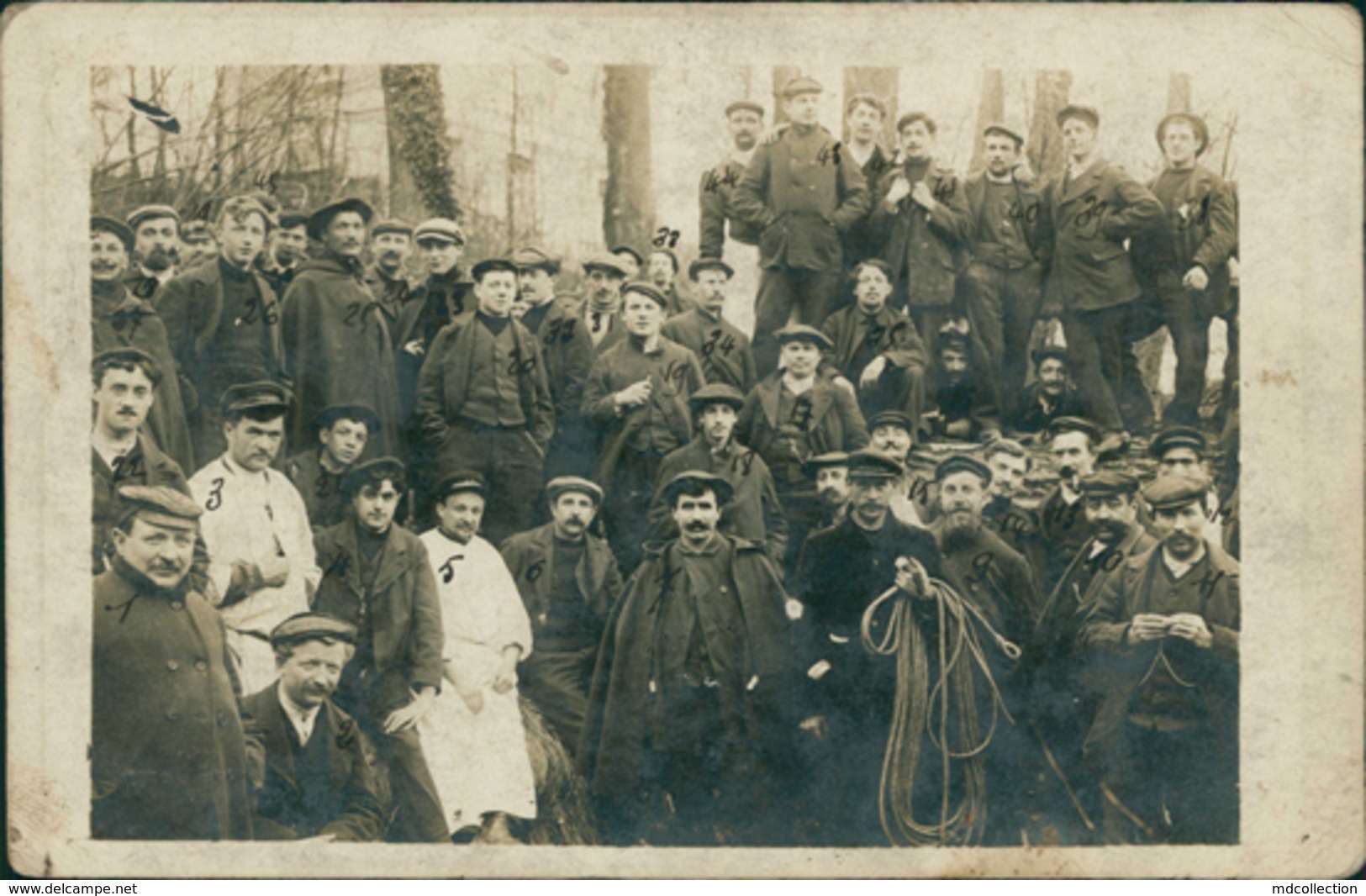 38 GRENOBLE / Groupe D'hommes / Carte Photo - Grenoble