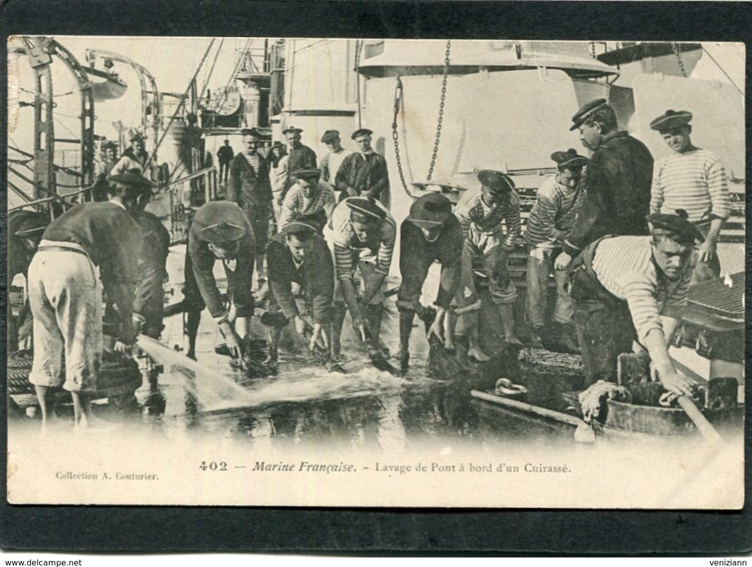 CPA - Marine Française - Lavage De Pont à Bord D'un Cuirassé, Très Animé - Guerra