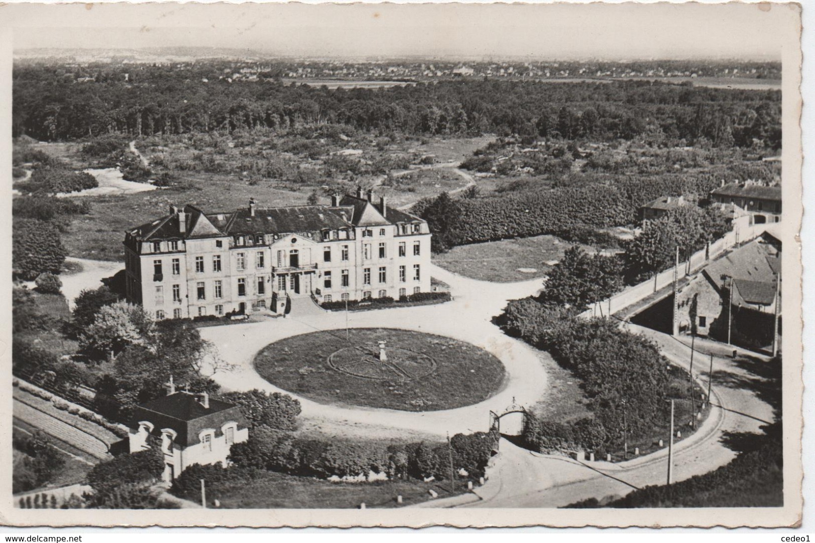 FLEURY MEROGIS  CENTRE JEAN MOULIN  VUE AERIENNE - Fleury Merogis