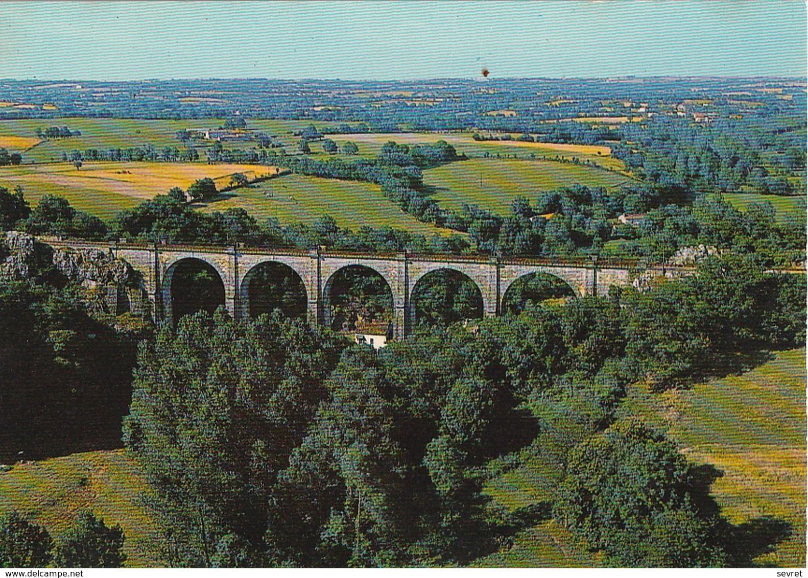 LA CHATAIGNERAIE. -  Le Pont De Coquilleau. CPM Pas Courante - La Chataigneraie