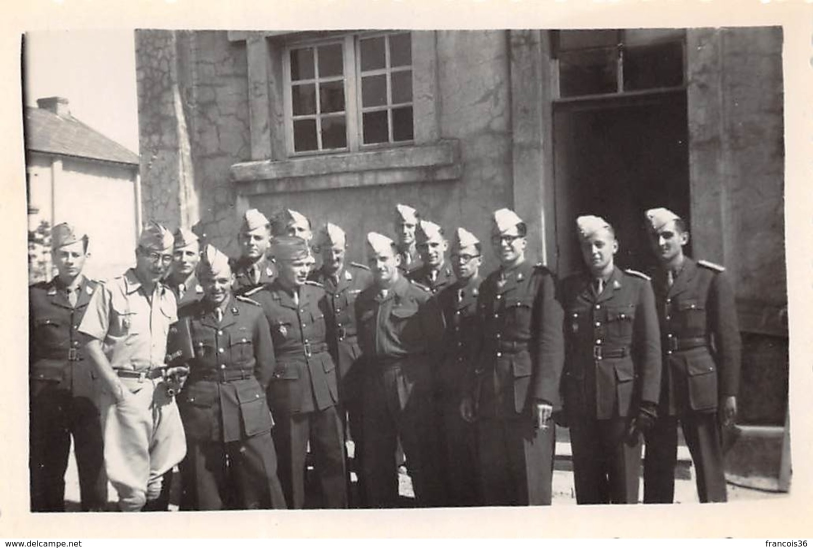 Lot de 11 photos de 1948 à l'Ecole Militaire de Cadres de Rouffach - Promo Leclerc - Soldats militaires en formation