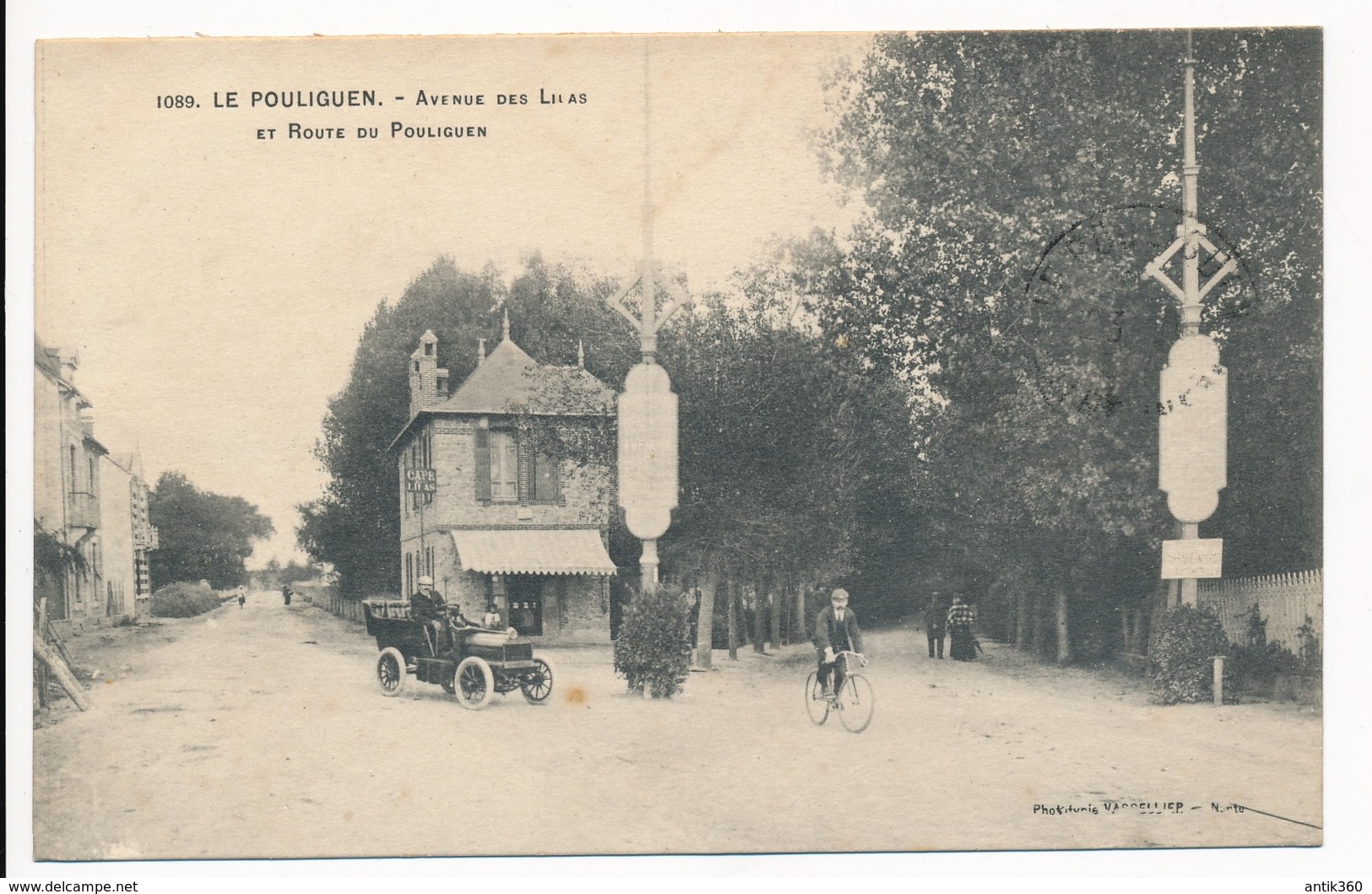 CPA 44 LE POULIGUEN Avenue Des Lilas Et Route Du Pouliguen Avec Automobile Et Cycliste - Le Pouliguen