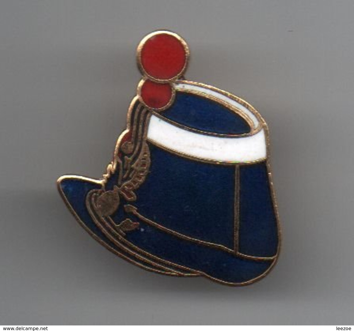 Pin's Coiffe Militaire Belge Ou Police Ou Gendarmerie (à Identifier), Rare......BT14 - Militaria