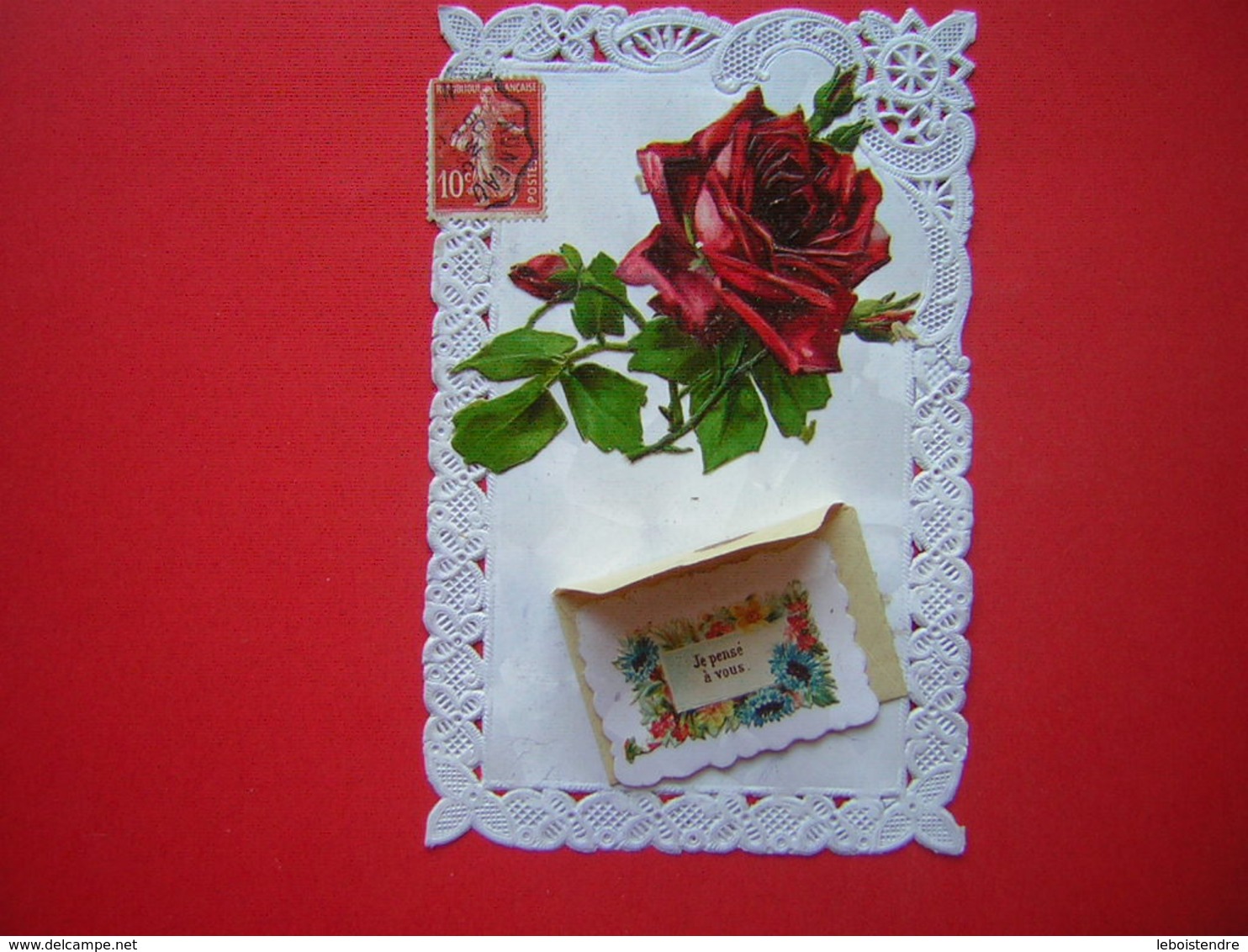 CPA FANTAISIE DENTELLE PAPIER GAUFRE AVEC DECOUPIS ROSE ET UNE PETITE ENVELOPPE DECOUPIS JE PENSE A VOUS  VOYAGEE TIMBRE - Autres & Non Classés