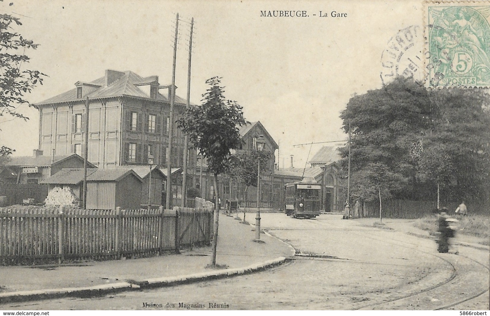 CARTE POSTALE ORIGINALE ANCIENNE : MAUBEUGE  LA GARE  CORRESPONDANCE TRAMWAY  ANIMEE  NORD (59 - Stations Without Trains