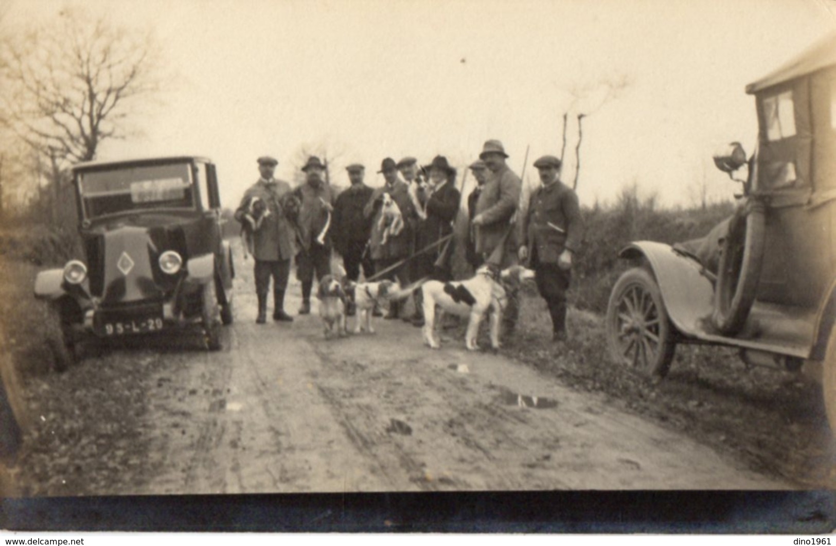 CPA 2793 - Sport - Carte Photo - Chasse - Un Groupe De Chasseurs Avec Des Chiens & Automobile Ancienne - Caza