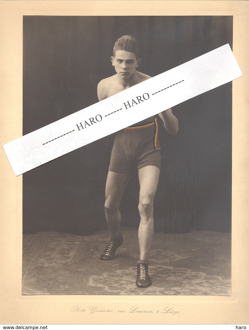 Photo Sur Carton ( +/- A4 ) Du Boxeur "peu Lisible, Dédicace Au Crayon"- Boxe, Sportif En Maillot Torse Nu 1927.(b264) - Sport