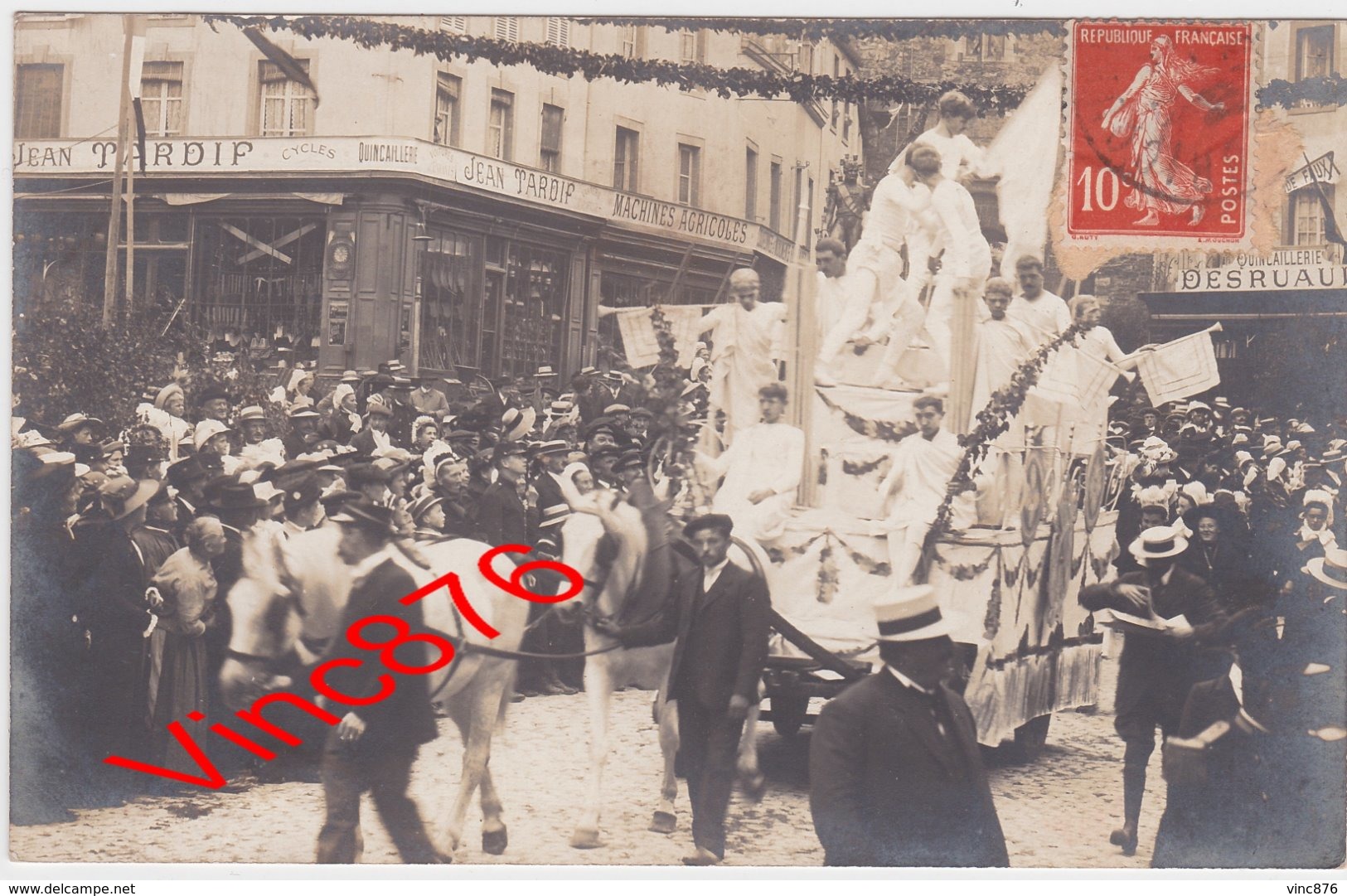 Carte Photo Bricquebec 50 Cavalcade Défilé Fête Quincaillerie Jean Tardif - Bricquebec