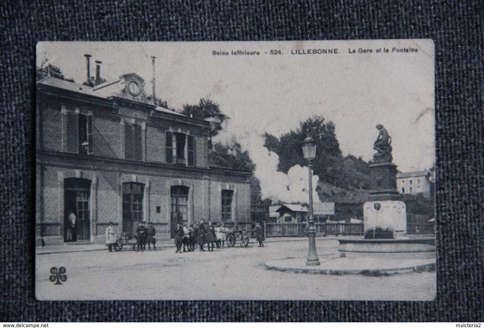 LILLEBONNE - La Gare Et La Fontaine. - Lillebonne