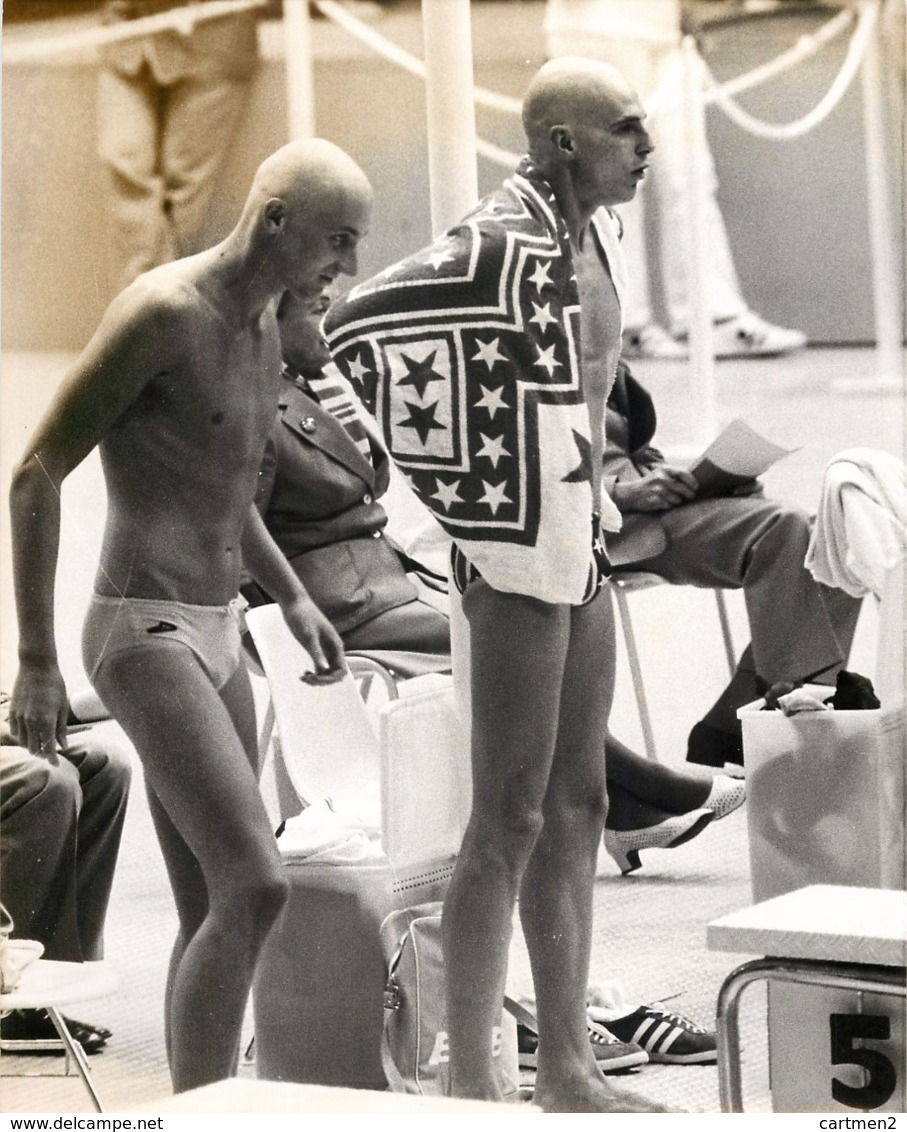 OLYMPIC GAMES MÜNCHEN JEUX OLYMPIQUES MUNICH 1972 U.S. SWIMMING STEVEN GENTER BALD HEADED TO REDUCE RESISTANCE IN WATER - Sports