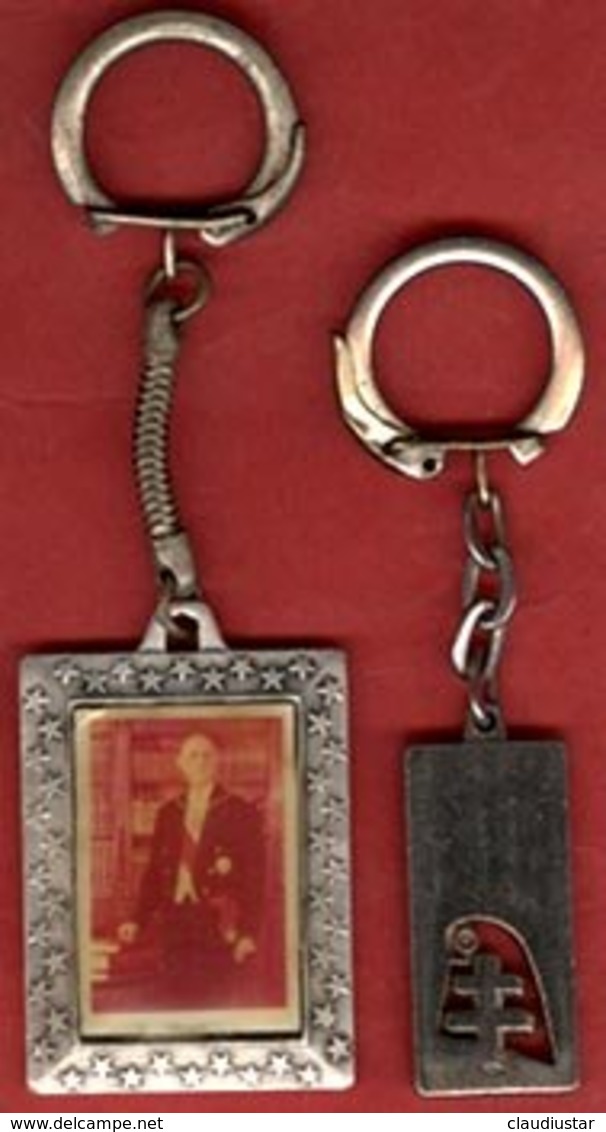 ** LOT  4  PORTE - CLEFS  CHARLES  DE  GAULLE ** - 1939-45