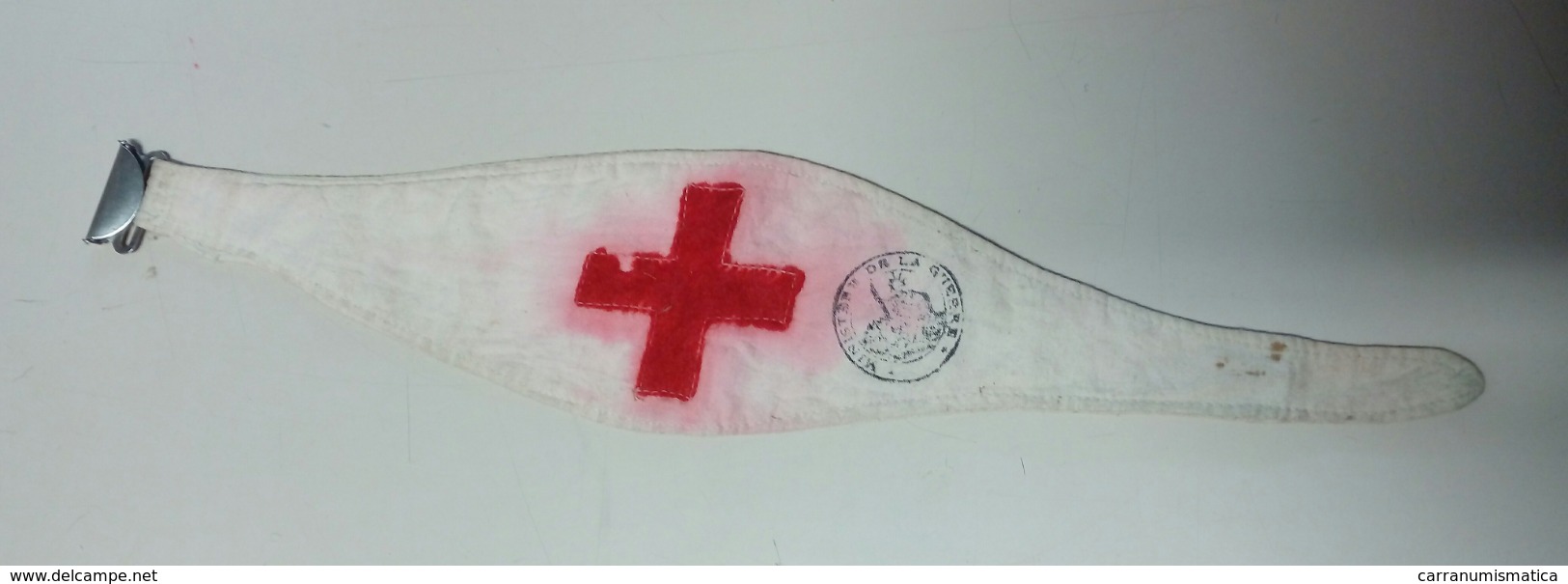 FRANCE - BRASSARD Du Ministère De La Guerre / Croix Rouge (02) - Blazoenen (textiel)