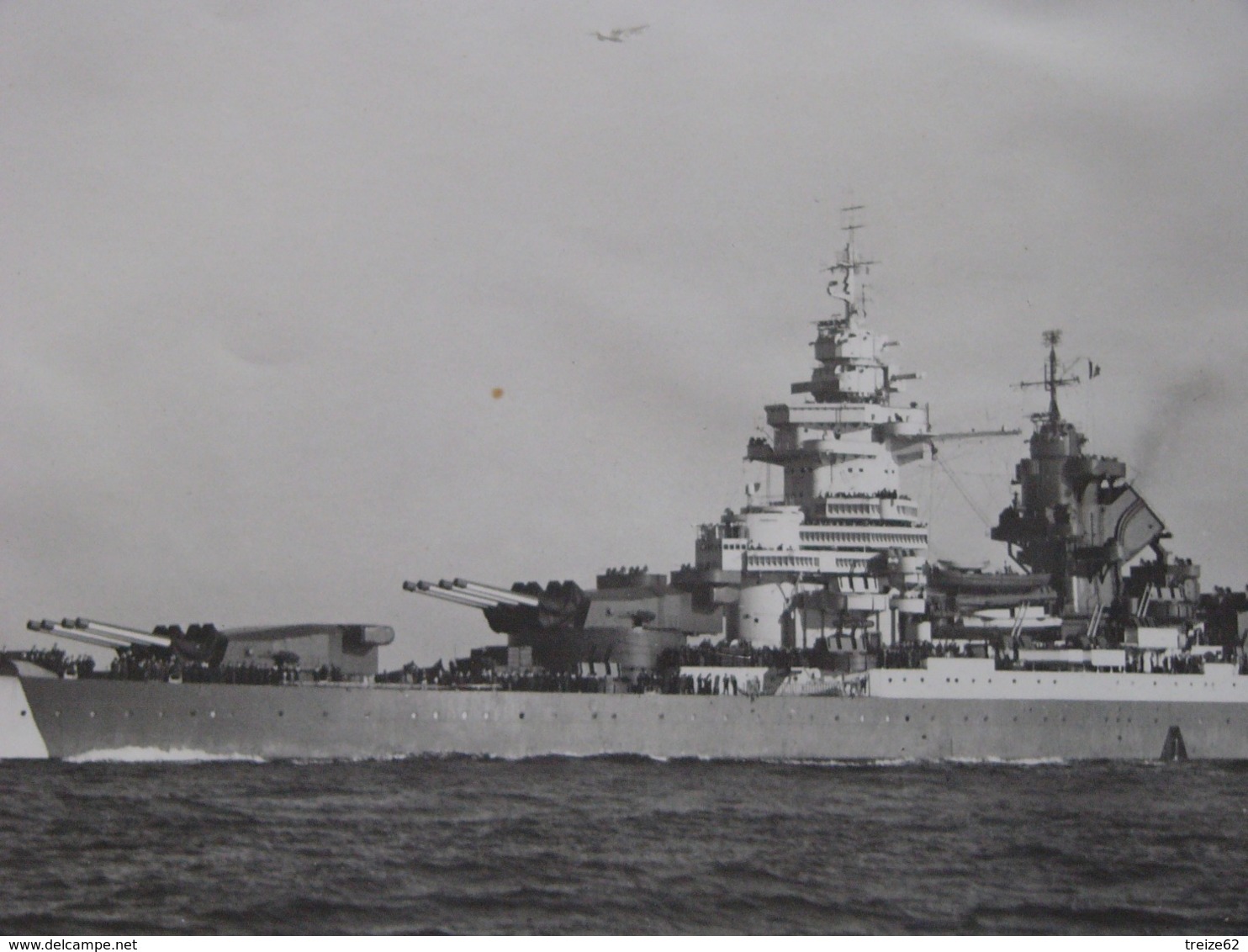 Grande Photographie D'un Ou Deux Bateaux De La Marine Nationale Cuirassé RICHELIEU - Bateaux