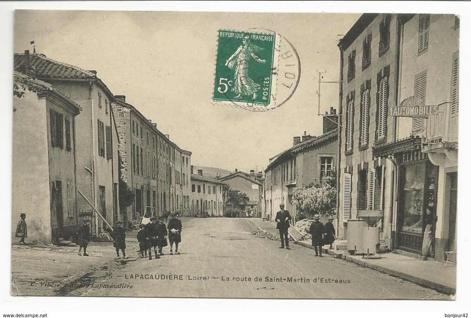 LA PACAUDIERE (42) La Route De Saint-Martin D' Estreaux - La Pacaudiere