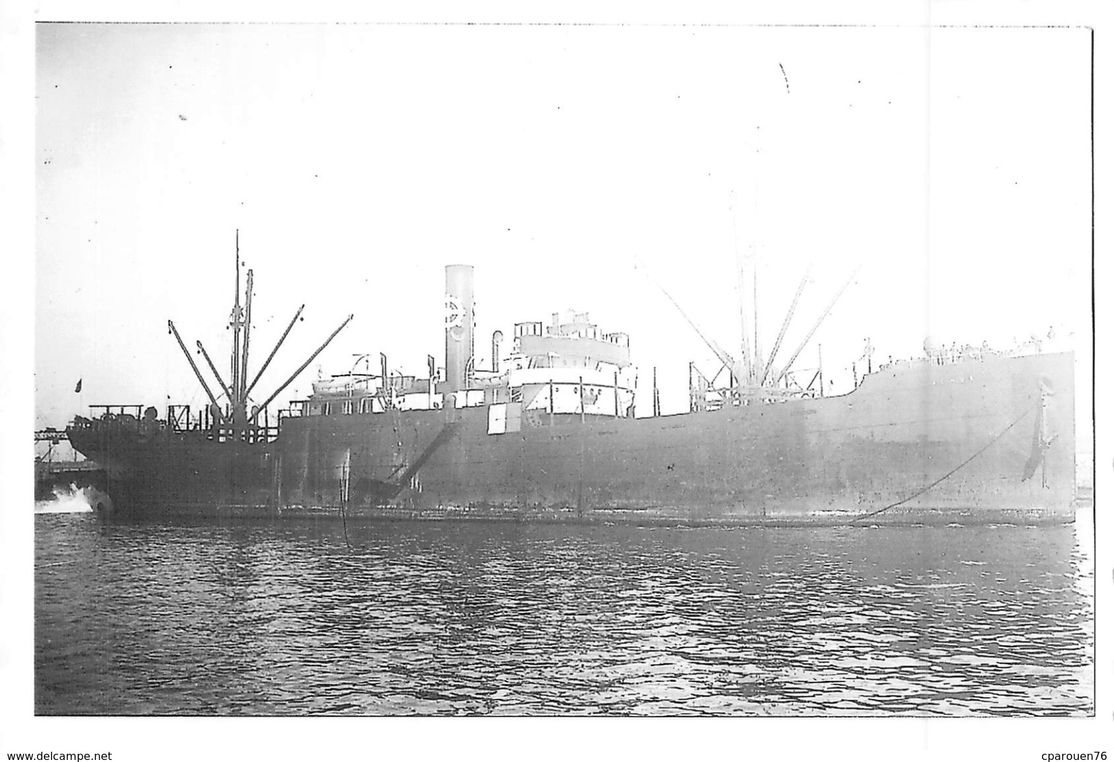 Photo Récente Bateau " Saumur " S.N.D.V.Delmas Vieljeux 1921 Alloa 1942 Saisi Par Italie Coulé En 44 HMS Upstart - Autres & Non Classés