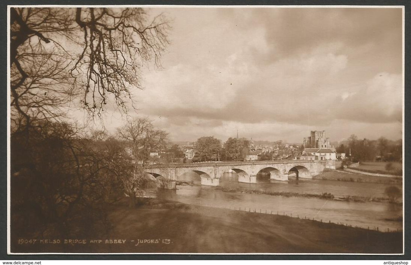 Scotland------Kelso Bridge------old Postcard - Roxburghshire