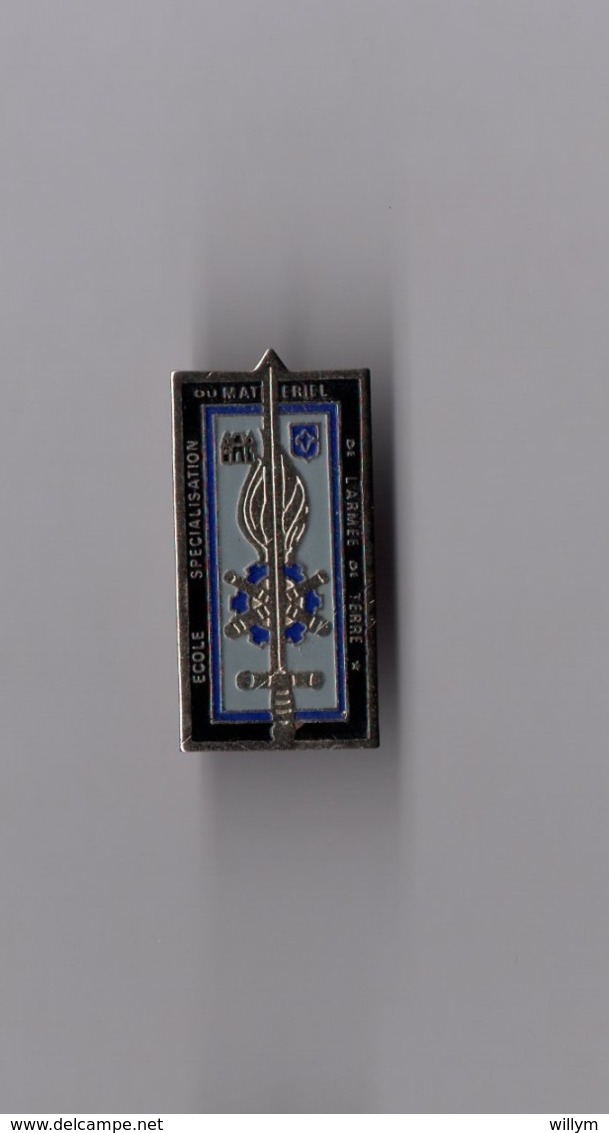 Pin's Armée / Insigne ESMAT Ecole De Spécialisation Du Matériel De L'armée De Terre (contour Noir Et Flamme Argentée) - Militair & Leger