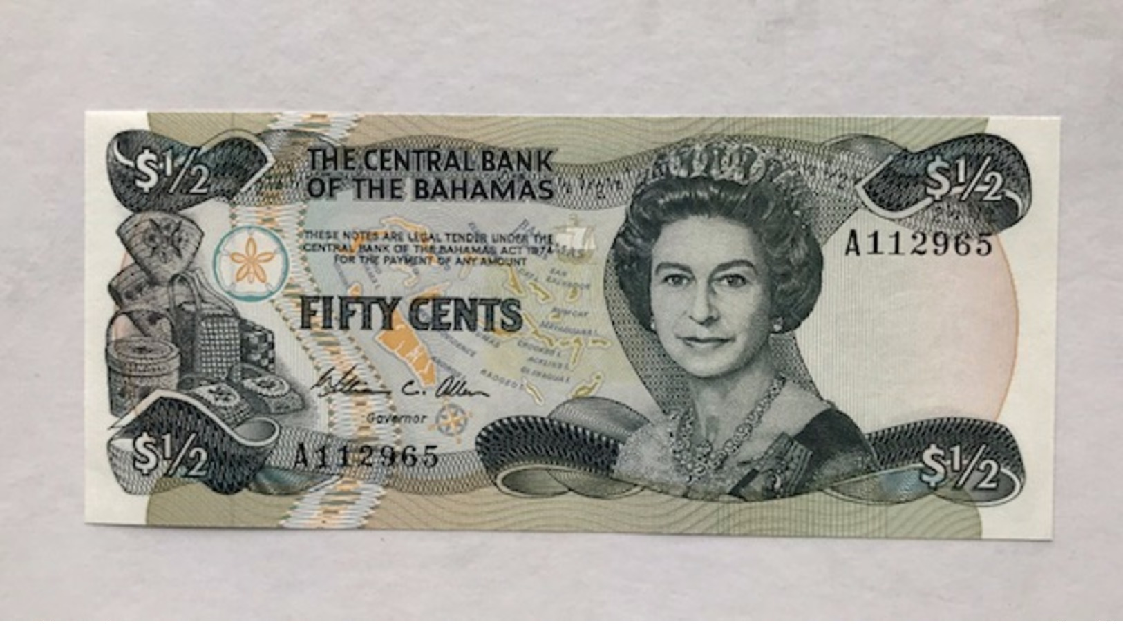 BAHAMAS P42 50 CENTS 1984 UNC - Bahamas