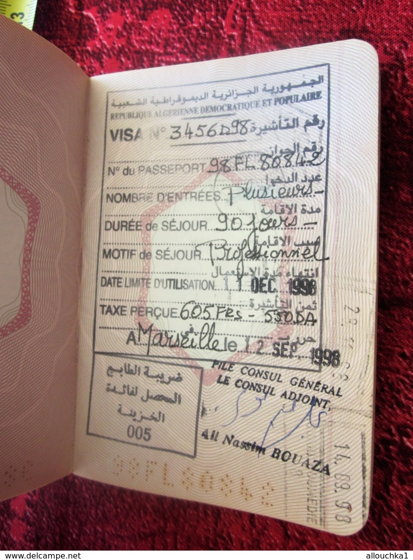 FRANCE PASSEPORT PASSPORT Perimé C. D. Né 1949-CHOISY-LE-ROY-FISCAL 200F X 2 DÉLIVRÉ 1998 VISAS FISCAUX ALGÉRIE