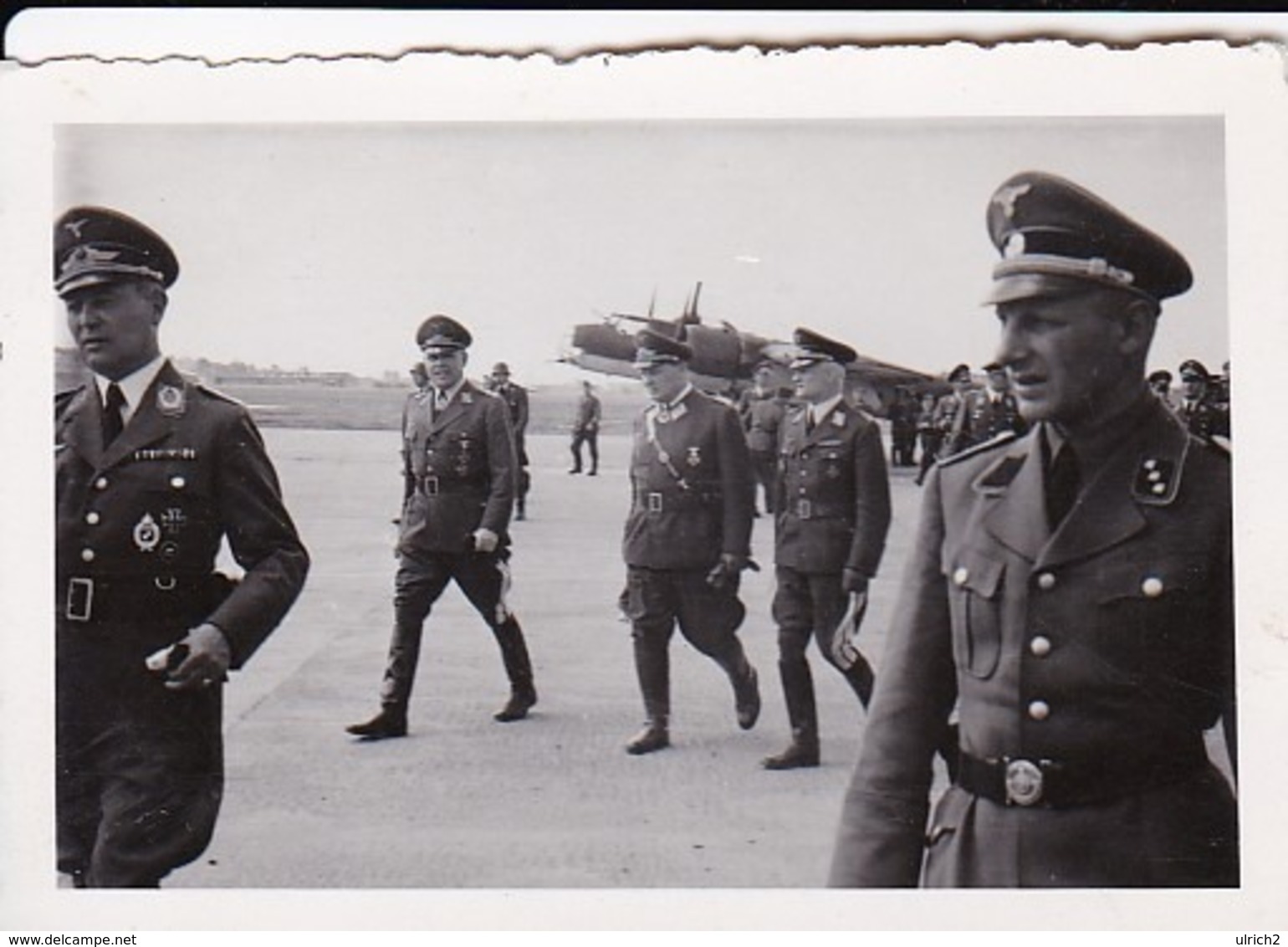 Foto Offiziere Bei Visite - Bomber Luftwaffe - 2. WK - 8*5cm (44039) - Guerre, Militaire