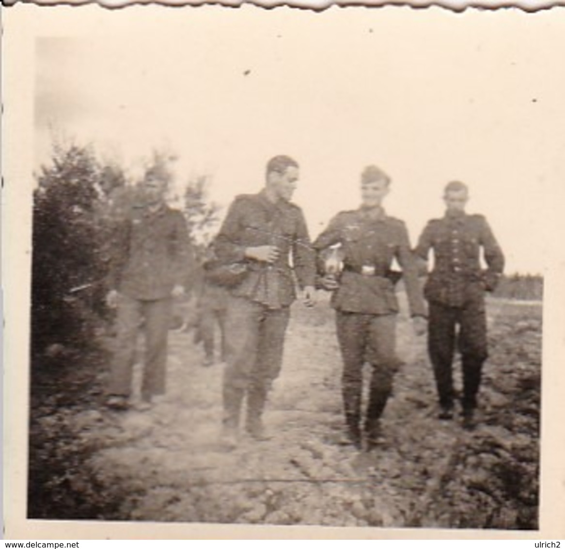 Foto 4 Deutsche Soldaten Im Gelände - 2. WK - 5*5cm (44040) - Krieg, Militär