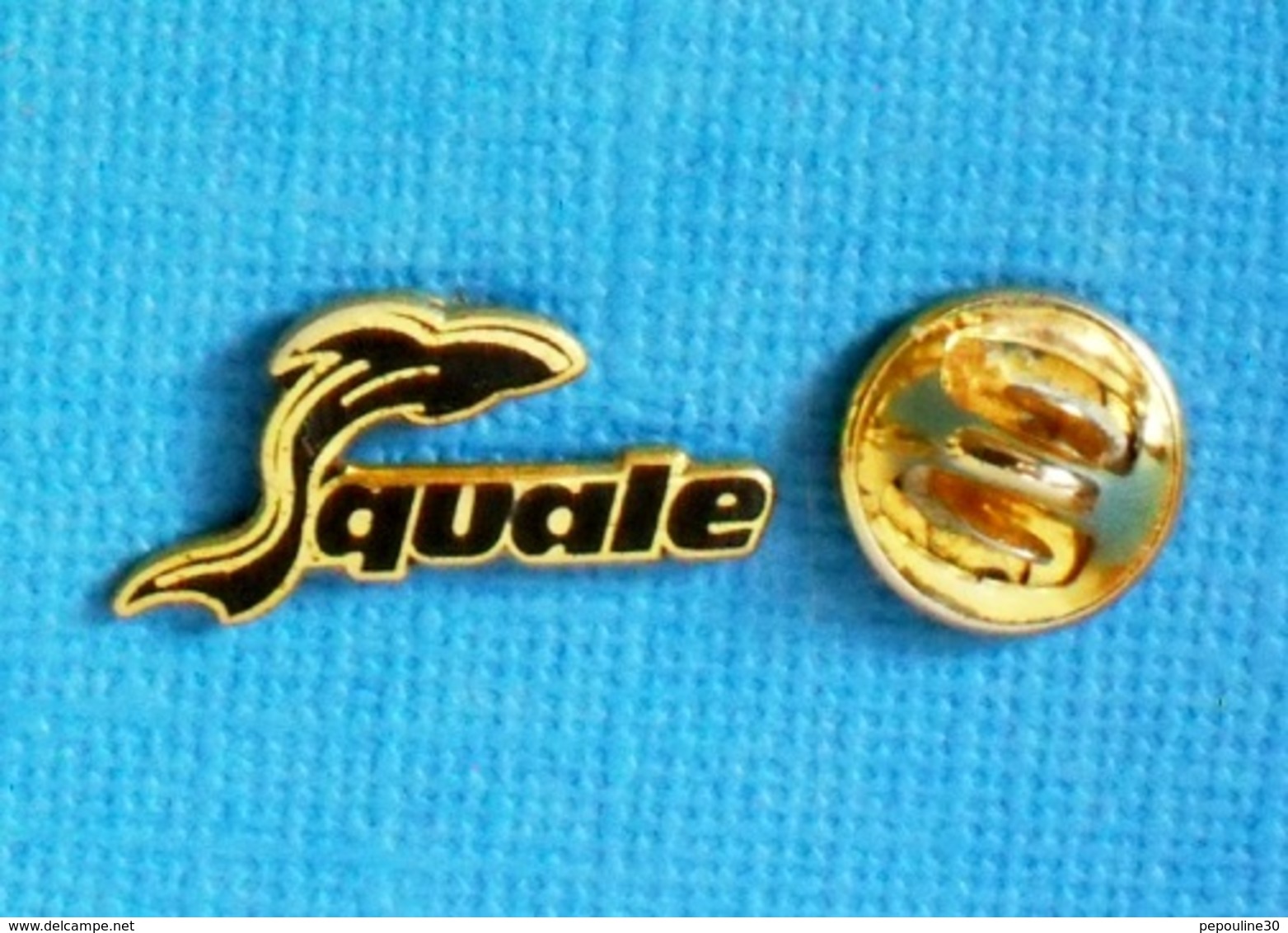 1 PIN'S //  ** LOGO / SQUALE ** - Animaux