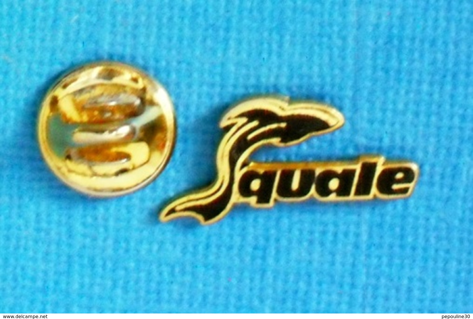 1 PIN'S //  ** LOGO / SQUALE ** - Animaux