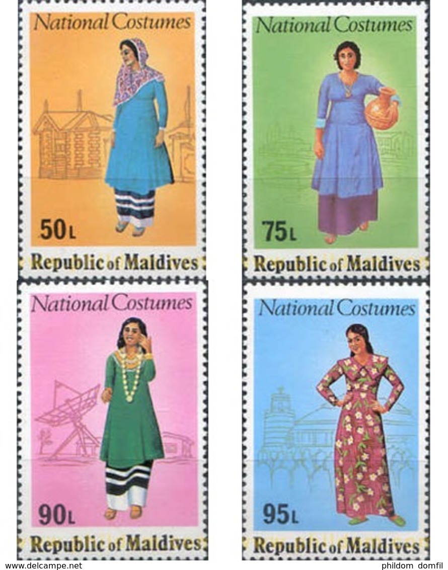 Ref. 340503 * MNH * - MALDIVES. 1979. TYPICAL COSTUMES . TRAJES TIPICOS - Maldiven (1965-...)