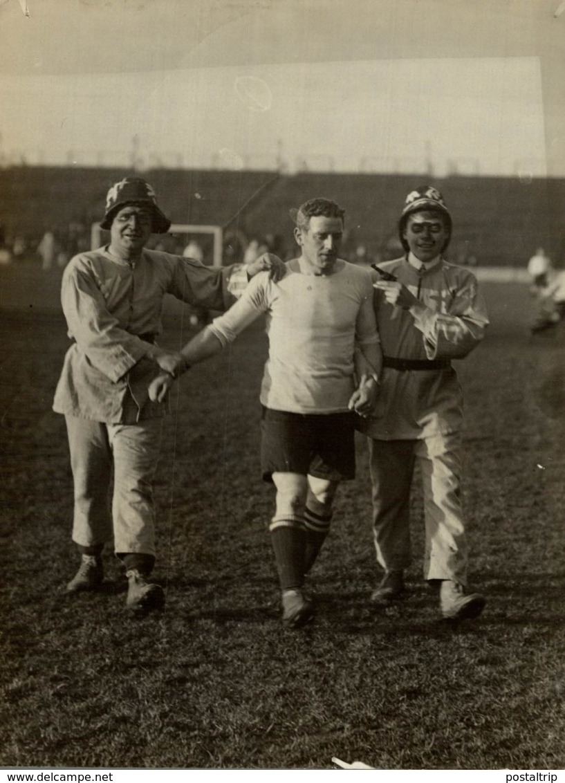 COMIC FOOTBALL MATCH AID OF CHARITY FULHAM HAMMERSMITH    FOOTBALL   17*12CM Fonds Victor FORBIN 1864-1947 - Sin Clasificación