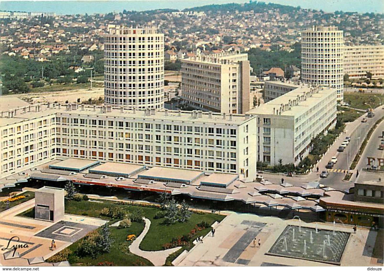 95 - Argenteuil - Place Diderot - Immeubles - Automobiles - Voir Scans Recto-Verso - Argenteuil